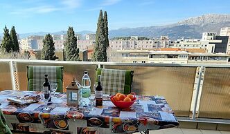 Captivating Apartment 15 Sleeps 4 Guests