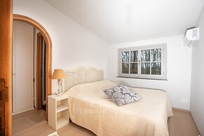 Charmy Country House