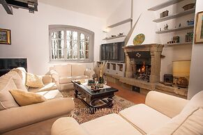 Charmy Country House