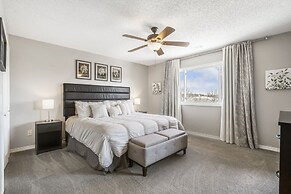 Poolside Oasis at the Pointe 2BR Condo Minutes From Table Rock Lake