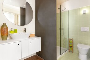 Oporto Home River Front