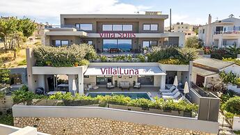 Villa Luna I 100m to Sea Free Heated Pool