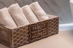 Villa Luna I 100m to Sea Free Heated Pool