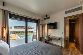 Villa Luna I 100m to Sea Free Heated Pool