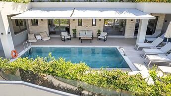 Villa Luna I 100m to Sea Free Heated Pool