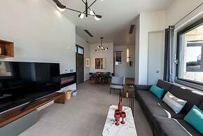 Villa Luna I 100m to Sea Free Heated Pool