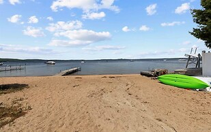 Maine Stay Lake House-limit12 4 Bedroom Home by Redawning