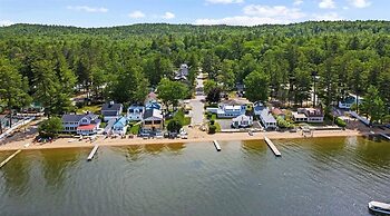 Maine Stay Lake House-limit12 4 Bedroom Home by Redawning