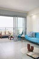 Deluxe & Terrace with City Overview by FeelHome