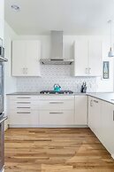 Rooftop Deck 5 Mins to Downtown