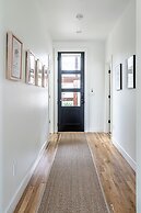 Rooftop Deck 5 Mins to Downtown