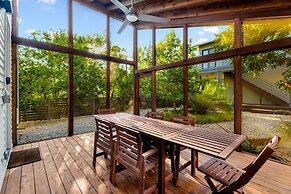 Rooftop Deck 5 Mins to Downtown