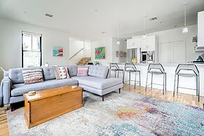 Rooftop Deck 5 Mins to Downtown