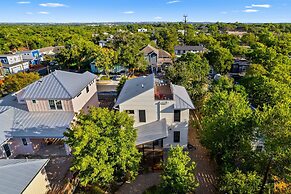 Rooftop Deck 5 Mins to Downtown