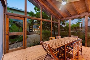 Rooftop Deck 5 Mins to Downtown