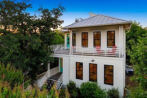 Rooftop Deck 5 Mins to Downtown