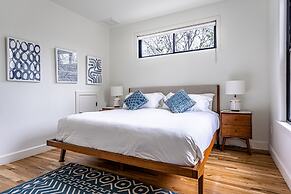 Rooftop Deck 5 Mins to Downtown