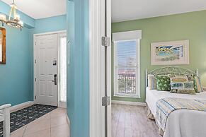 Beachfront Luxury 2Bd 2Ba Condo With Balcony! Sleeps 6!
