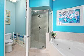 Beachfront Luxury 2Bd 2Ba Condo With Balcony! Sleeps 6!
