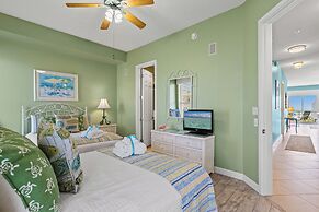 Beachfront Luxury 2Bd 2Ba Condo With Balcony! Sleeps 6!