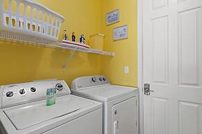 Beachfront Luxury 2Bd 2Ba Condo With Balcony! Sleeps 6!