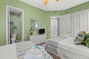 Beachfront Luxury 2Bd 2Ba Condo With Balcony! Sleeps 6!