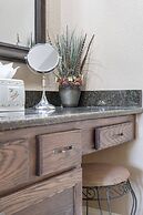 New Listing Twedt's Retreat - Balcony Views