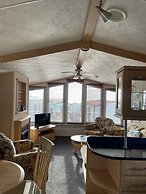 Immaculate 2-bed Static Caravan at Monrieth