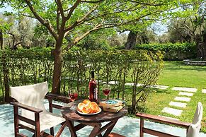 Mousses Villas - Erato - Detached Two-bedroom Villa With Access to Chi