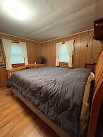 Moosey On Inn Limit 8 2 Bedroom Cottage by Redawning