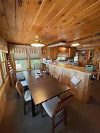 Moosey On Inn Limit 8 2 Bedroom Cottage by Redawning