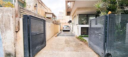 Kalisher Ophrys in Tel Aviv-yafo