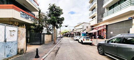 Kalisher Ophrys in Tel Aviv-yafo