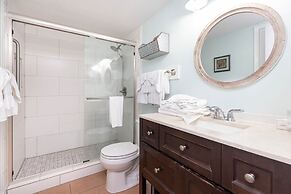 Island Winds East by Brett/Robinson Vacations