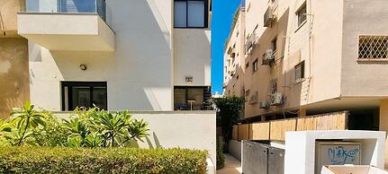 Rupin Nacre in Tel Aviv-yafo