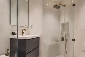Spectacular 3BR Apartment in Pangrati