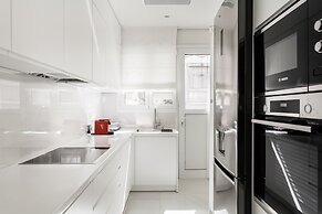 Spectacular 3BR Apartment in Pangrati