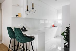 Spectacular 3BR Apartment in Pangrati