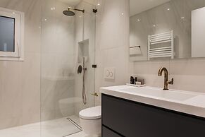 Spectacular 3BR Apartment in Pangrati
