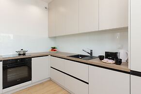 Optykow Apartment Warsaw by Renters