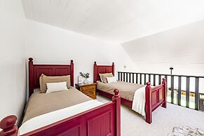 Pay Day Condominiums