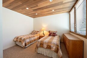 Pay Day Condominiums