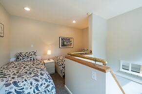 Pay Day Condominiums