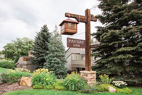 Pay Day Condominiums