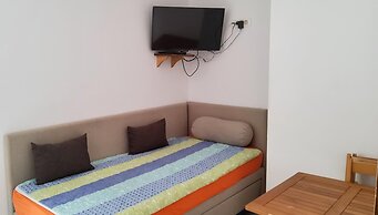 Appealing Apartment 8 Sleeps 3 Guests