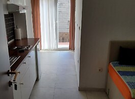 Appealing Apartment 8 Sleeps 3 Guests