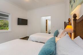 Hale Haena 3 Bedroom Home by RedAwning