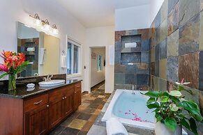 Hale Haena 3 Bedroom Home by RedAwning