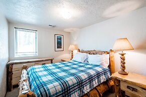 Temptation 8 3 Bedroom Condo