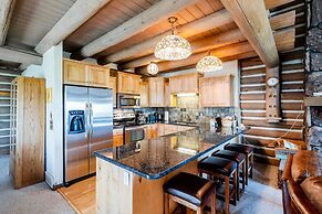 Temptation 8 3 Bedroom Condo